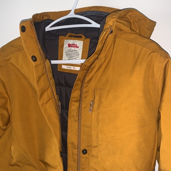 Fjallraven W KIRUNA PADDED PARKA, Acorn - Picture 7 of 11